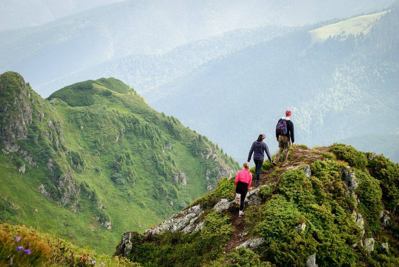 &quot;Без адекватного спорядження я б не вижив&quot;. Колишній викладач Мирослав Мельничук пізнає світ в походах і популяризує гори